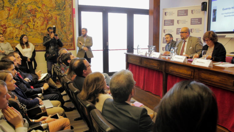 Julia Olmo y Romero, embajadora en Misión Especial para las Amenazas Híbridas y la Ciberseguridad: “Hoy las opiniones son sagradas y los hechos opinables”