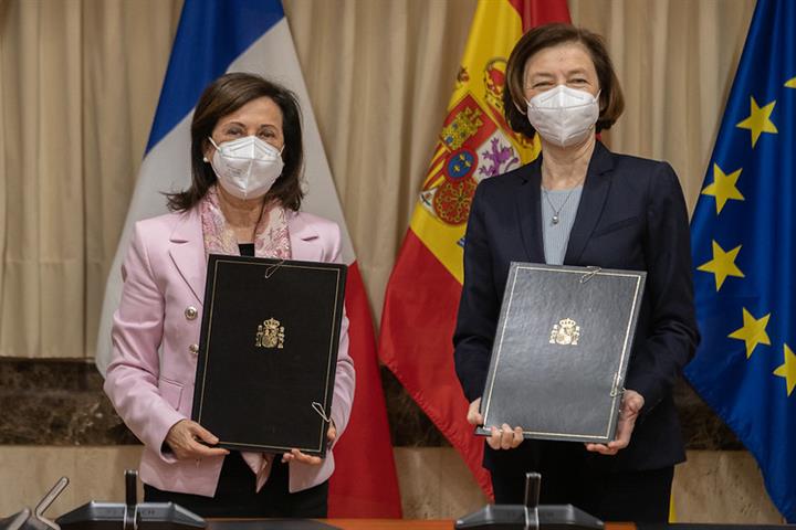 Renovación del acuerdo de colaboración militar hispano-francés